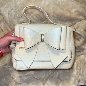 Crossi Bow Handbag with Adjustable Straps White/Gold